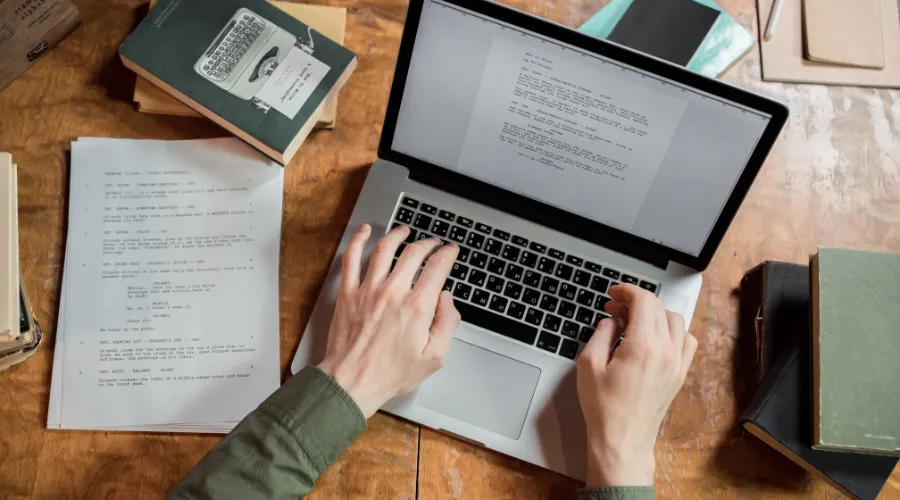 manfaat menulis buku