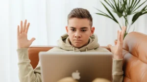 kesalahan penulis novel pemula