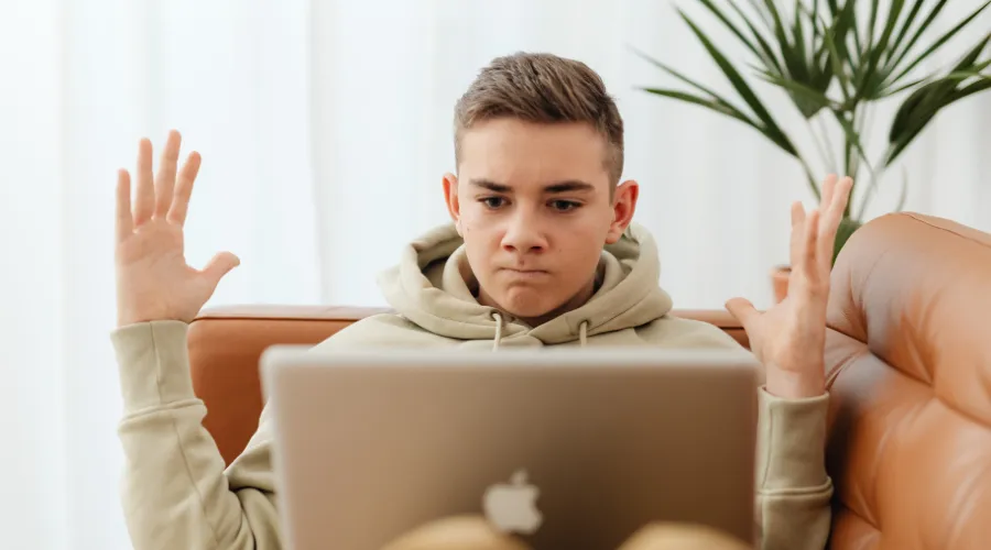 kesalahan penulis novel pemula