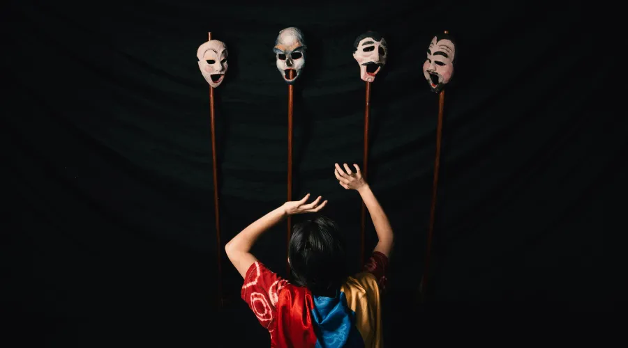 perbedaan drama dan teater