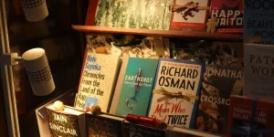 menerbitkan buku sendiri