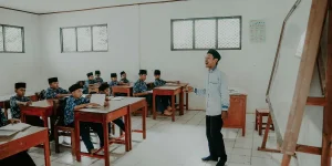 puisi hari pendidikan nasional